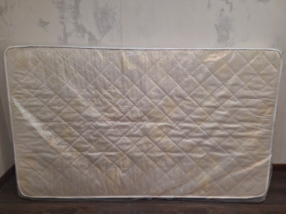 Продам матрас средней жёсткости 120*200