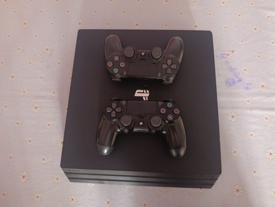 Play station 4 pro 1 Tb + 2 ta original joystik