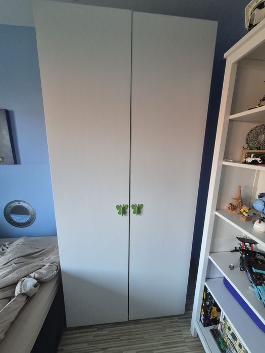 Vand dulap pal alb in stare foarte buna, inaltime 215cm, latime 100cm si adancine 56cm