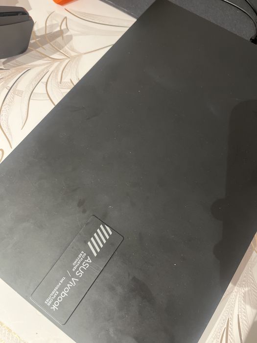 ASUS VivoBook Go 15 Ryzen 5 7520U / 16GB / SSD 512GB