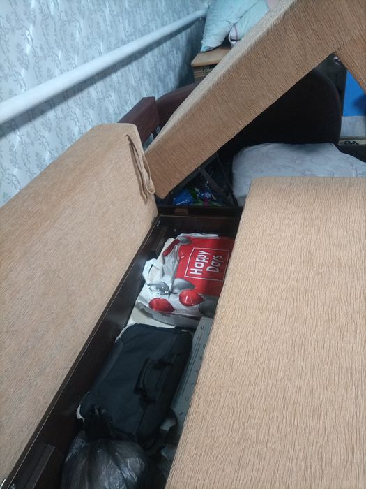 Продам диван хороший