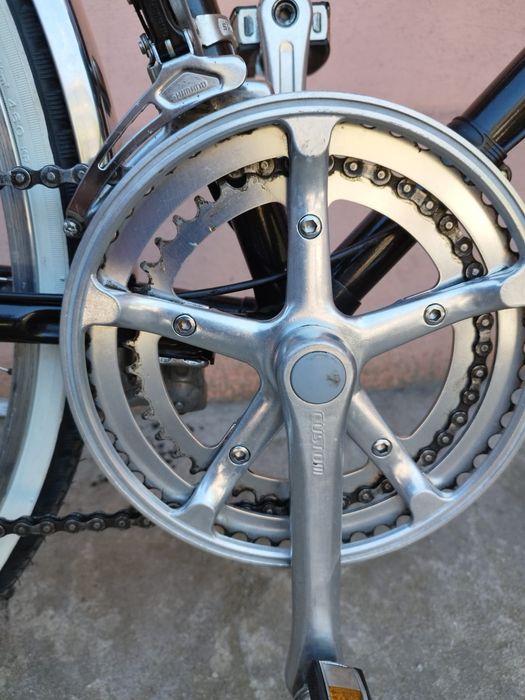 Vând bicicleta bărbătească.
