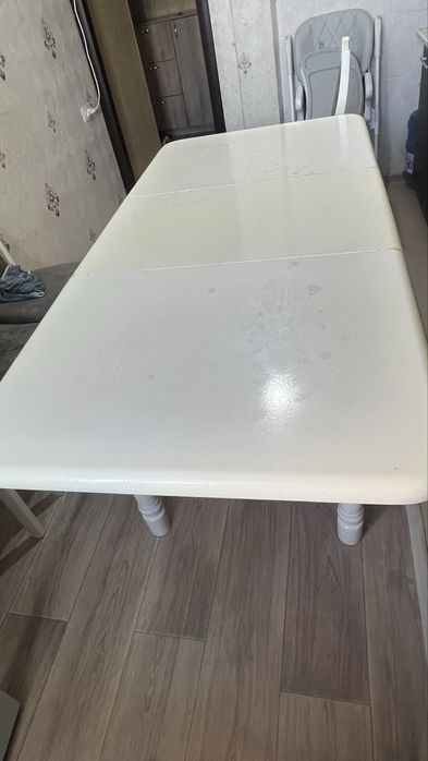 Продается стол раздвижной со стульями