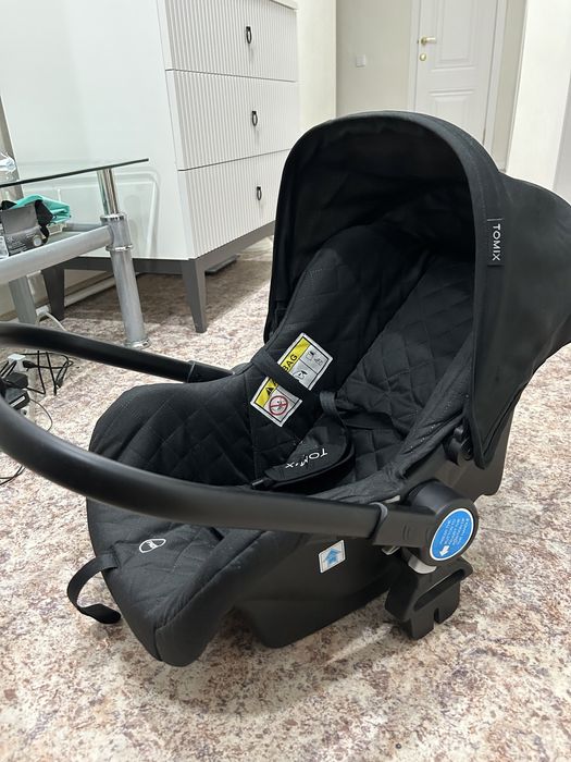 Коляска всесезонная с автолюлькой 3 в 1