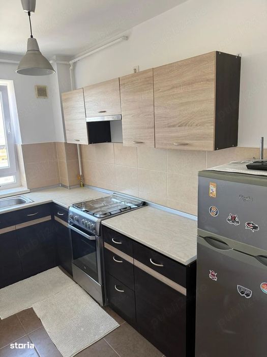 Inchiriez apartament