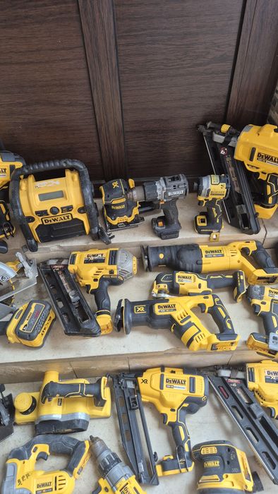 Инструменти Dewalt