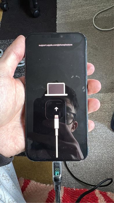 Vand iphone 12 pentru piese