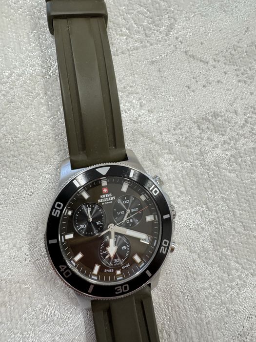 Продам часы Swiss Military