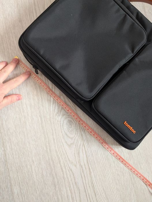 Servieta pentru laptop Tomtoc Defender-A42 (neagra)