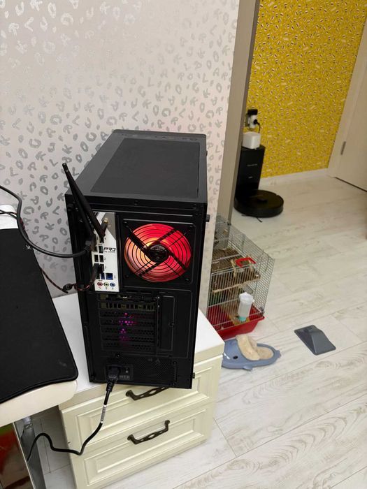Настолен геймърски компютър RTX 5060 / Ryzen 5 9600X / 1TB / 16 GB RAM