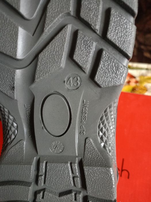 Работни обувки,нови,зимни.