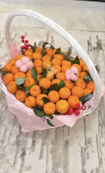 Корзина с мандаринами