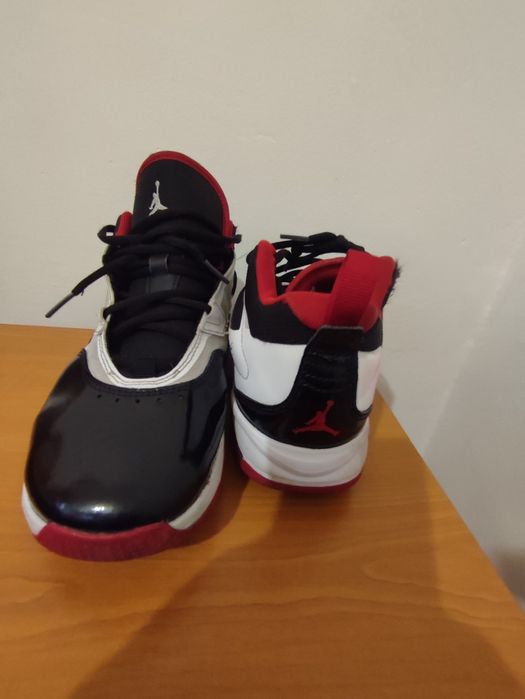 Adidași Nike Jordan