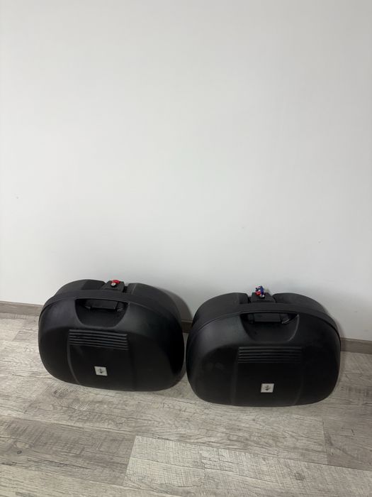 Genți laterale / bagaje dedicate Kawasaki - suzuki Pret fix !!