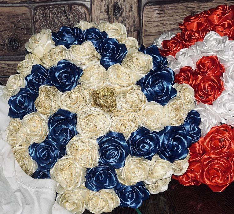 атласне розы 50 штук
