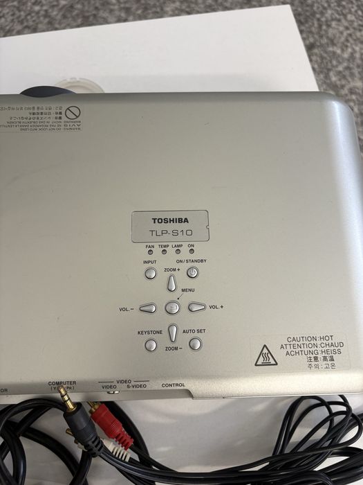 Видеопроектор TOSHIBA
