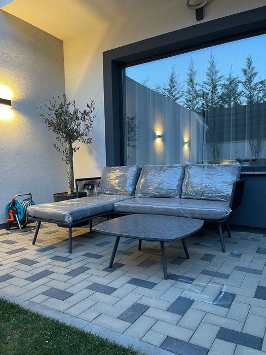 URGENT - Set terasă colțar + masă *ideal pentru gradina sau balcon*