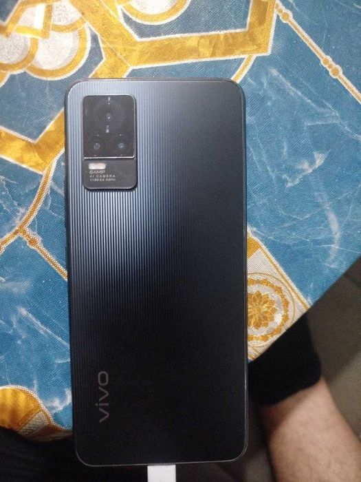 Vivo v21e s nauwnikom