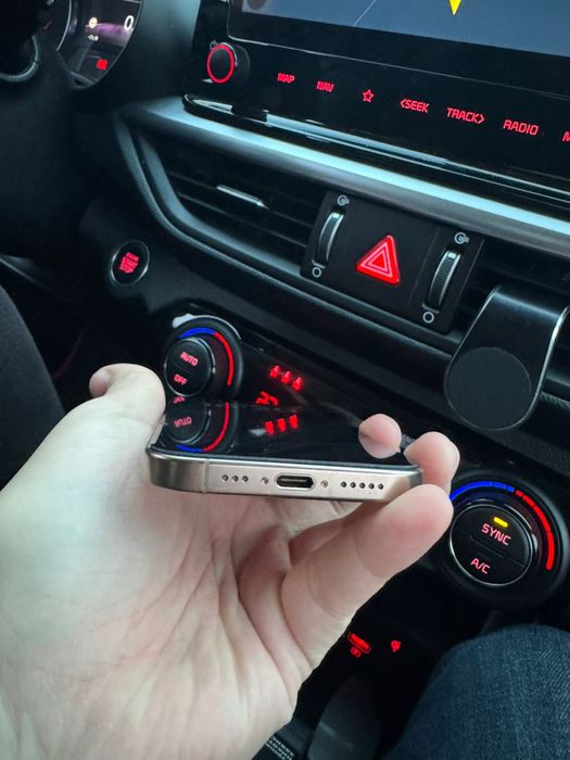 Iphone 16 pro золотой