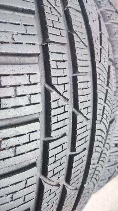 4бр. зимни гуми 225/50/17 Pirelli Scotto Zero