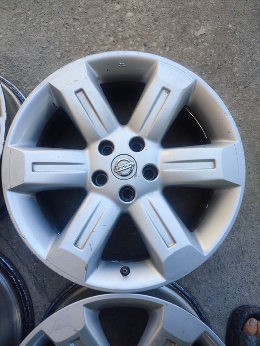 Продам комплект оригинальных дисков