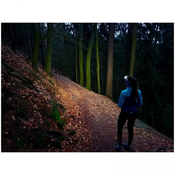 Lanterna frontala CU SENZOR si fluier pt treking, camping pescuit NOUA