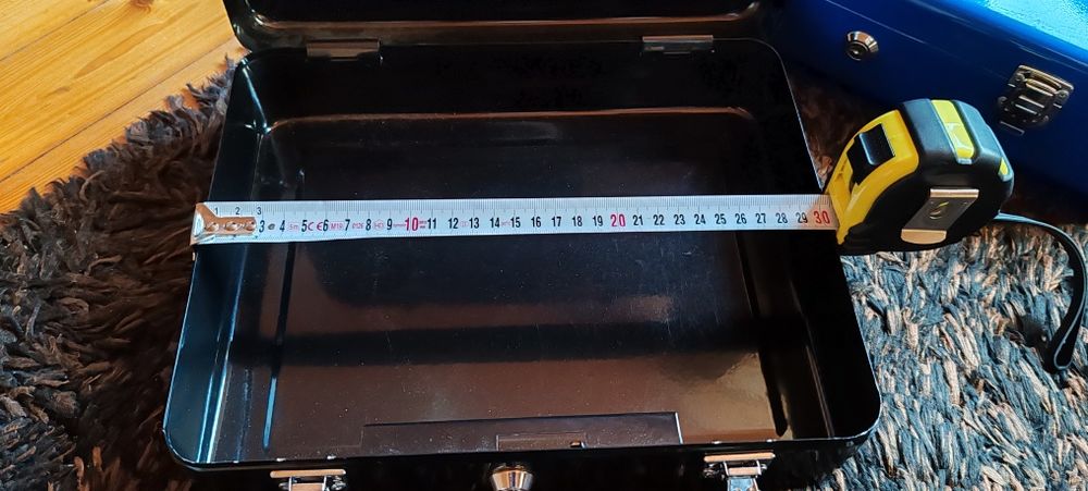 Метални кутии два броя