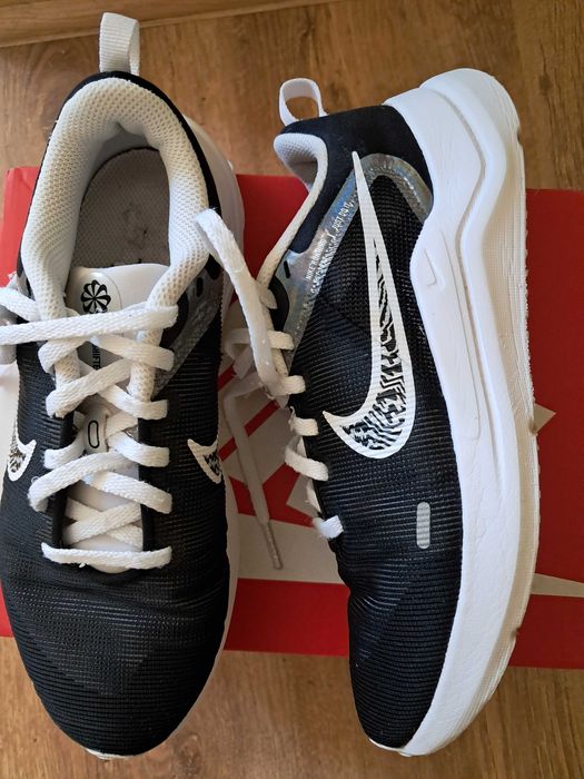 Маратонки Nike, размер 36,5