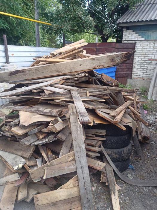Срочно отдам доски на дрова