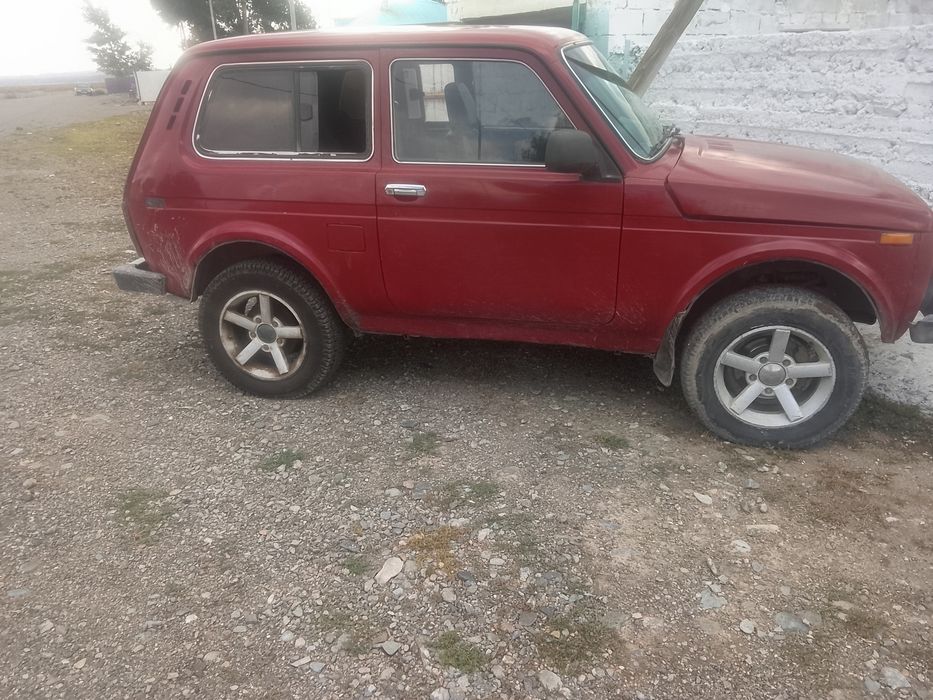 Продам ниву машину