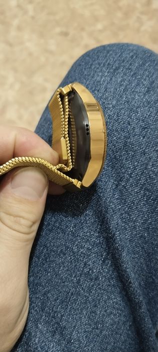 Samsung watch 42mm r810