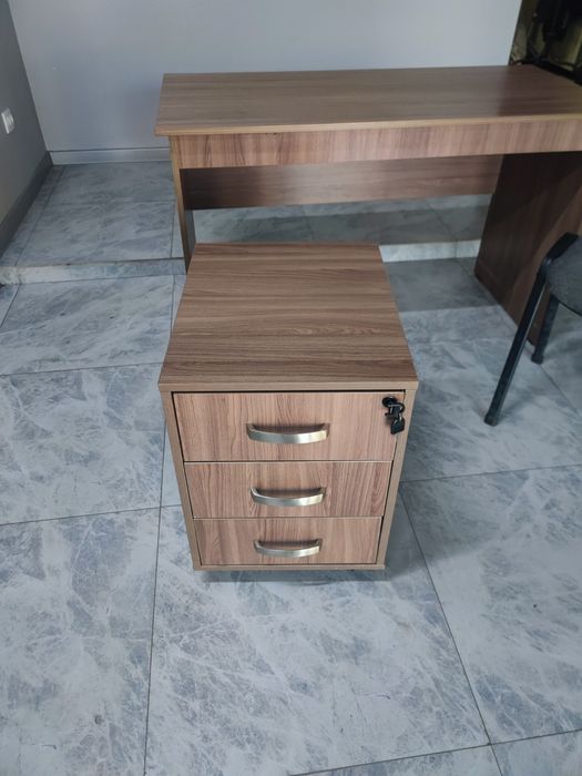 Мебель офисная, б/у