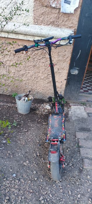 Продаю электро самокат