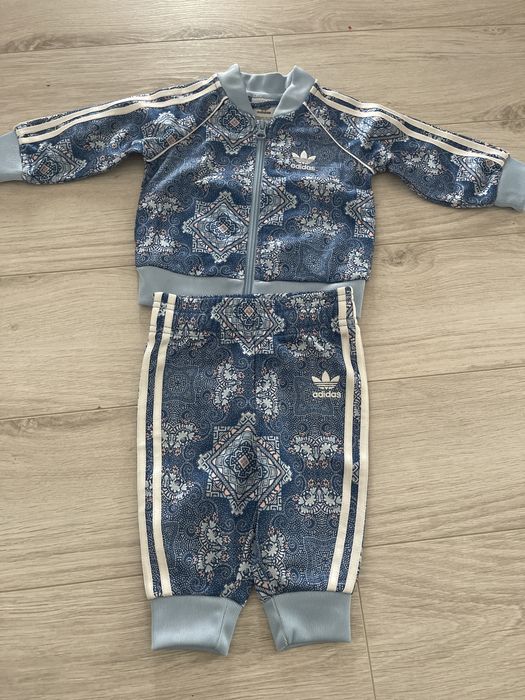 Compleu Adidas bebelusi