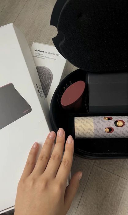 Продам дайсон стайлер