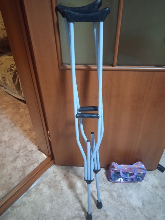 Продам костыль регулируемый под пост