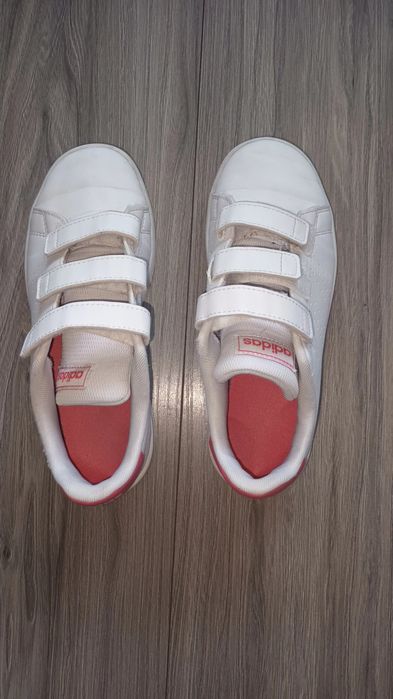 Adidasi adidas marimea 34