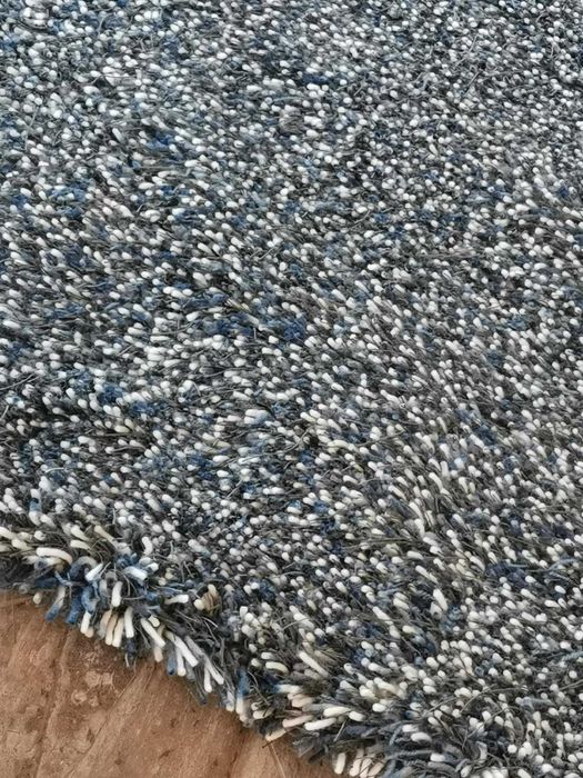 Продавам нов бутиков килим, Kasthall.