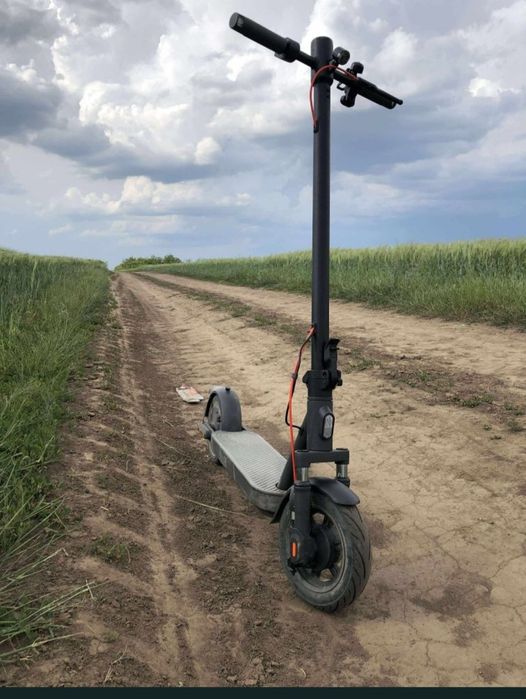 Vand sau schimb cu telefon xiaomi elite 45km range 25km h