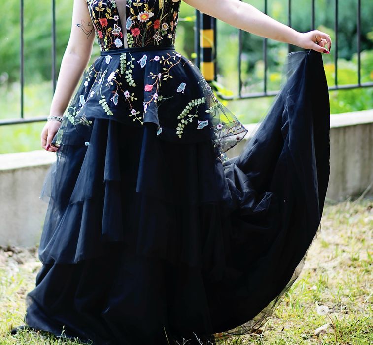 Абитуриентска бална рокля