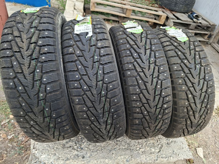 Продам шины 235/70/16 нокиа