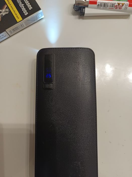 Vînd baterie externă de 5000mAm