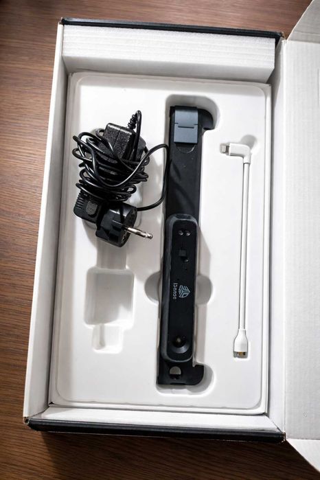 Vând pachet complet Scanner 3D iSense + iPad Air 1 – 64 GB