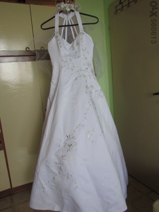 Булченска рокля бял сатен