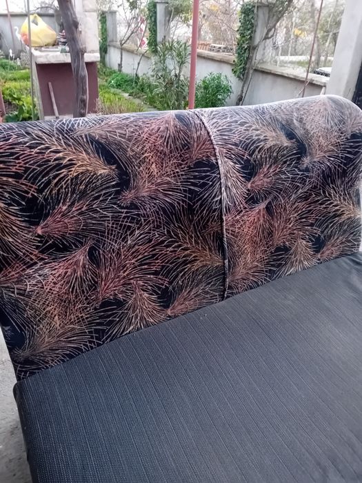 Продавам ъглов  диван запазен