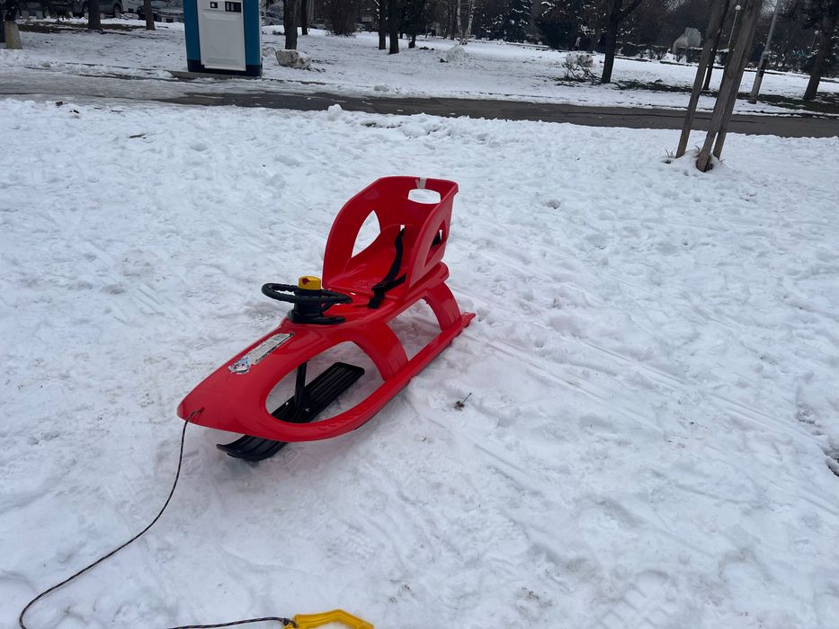 Шейна със седалка и волан bullet