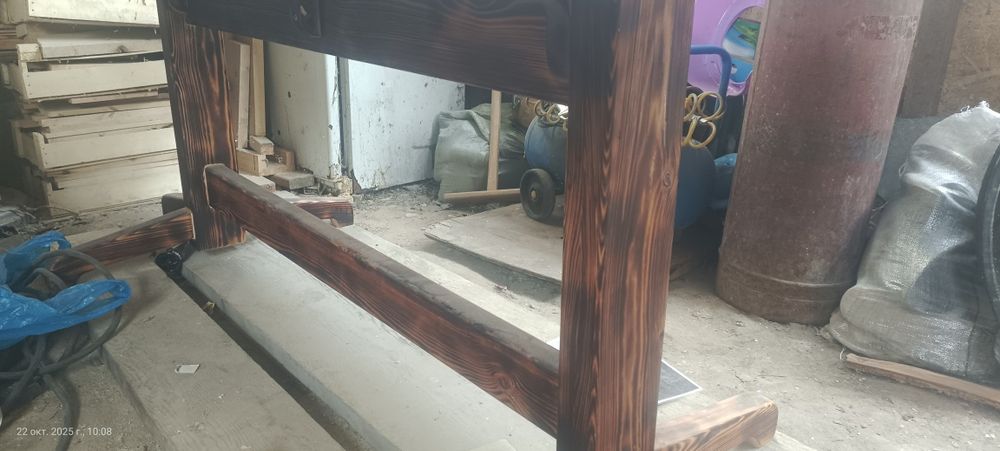 Стол  обеденный,