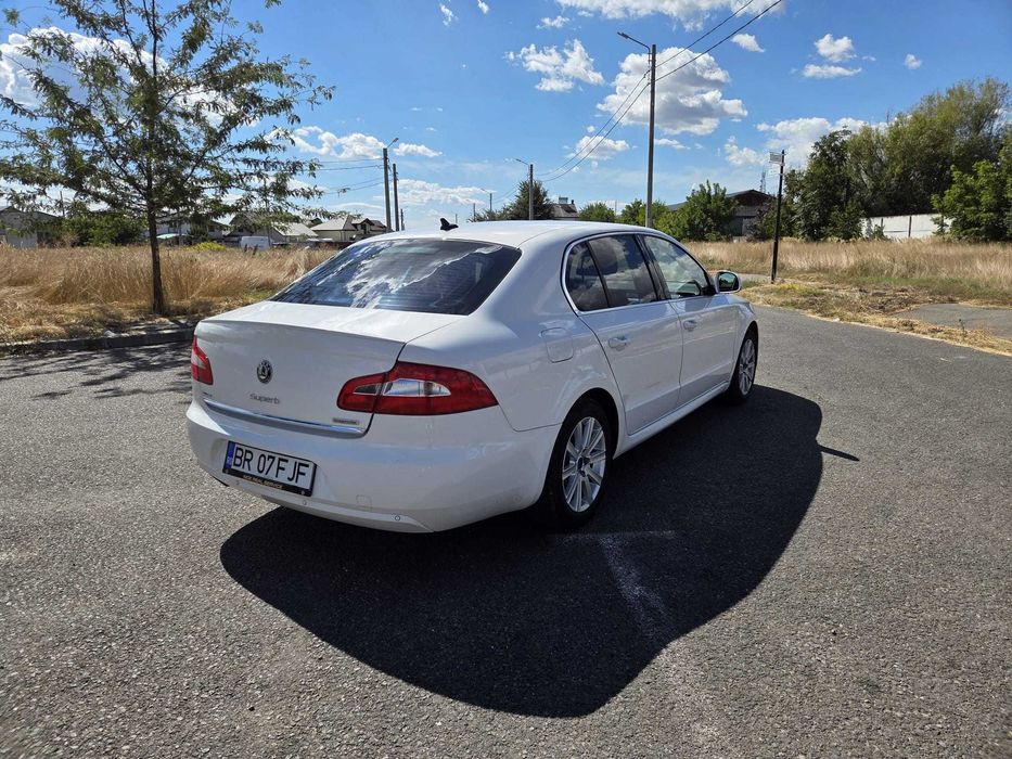 SKODA Superb 2012 — imagine 5