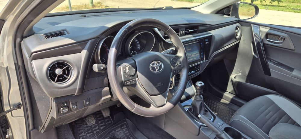 Toyota Auris D-4T