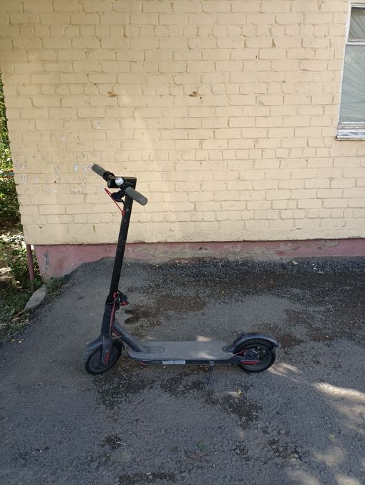 Электросамокат ксиаоми м365